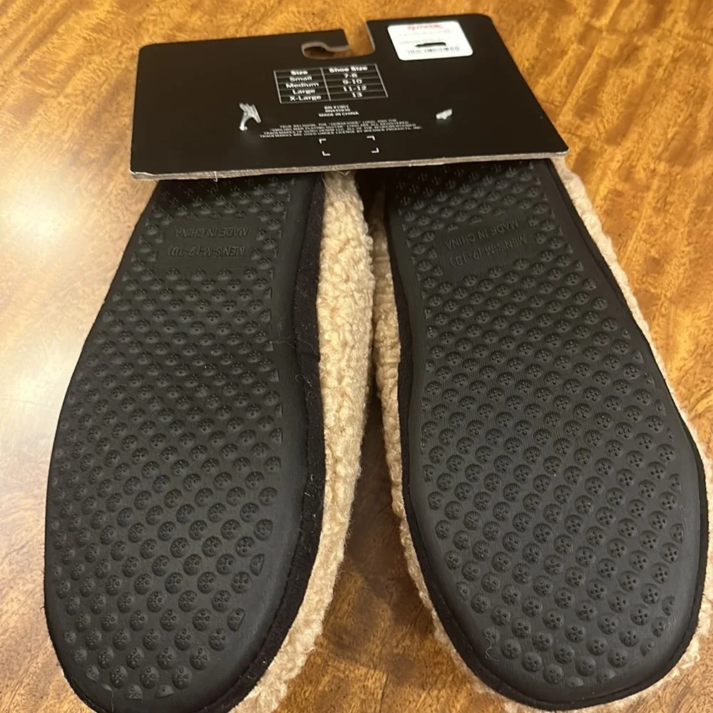 TRUE RELIGION men’s Faux Shearling Slippers Camel Beige Black
